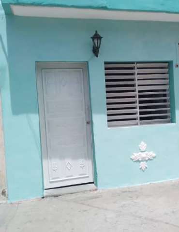 Vivienda de placa ocupada con buen espacio para negocio